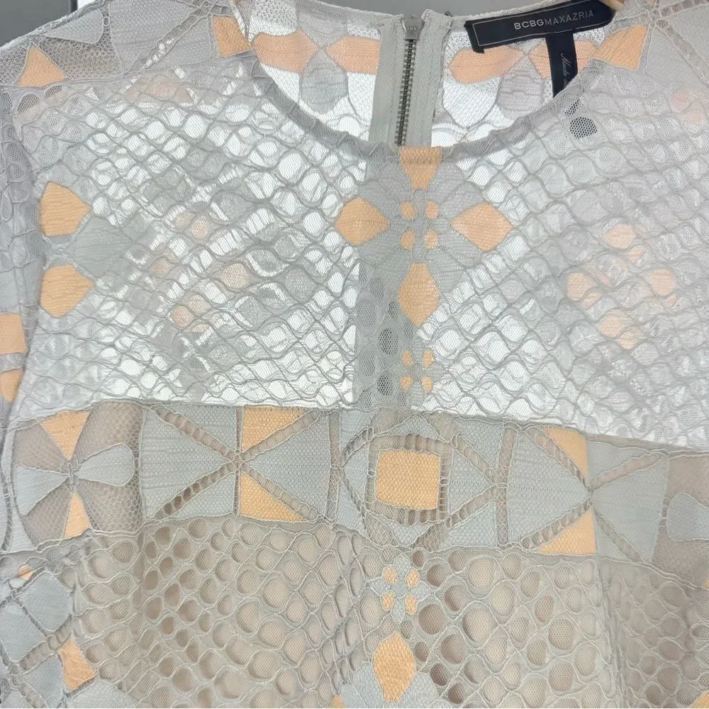 BCBGMAXAZRIA Light Dusk Contemporary Geometric Lace Mesh Overlay Peplum Blouse